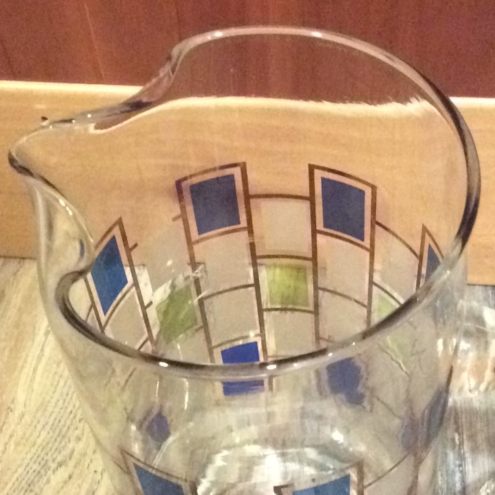Vintage Glass pitcher - Picture 3 of 6